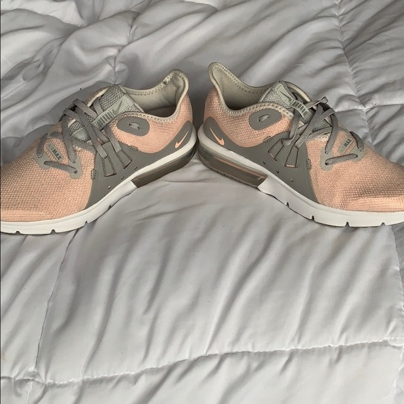 Nike Air Max Shoes - Picture 4 of 8